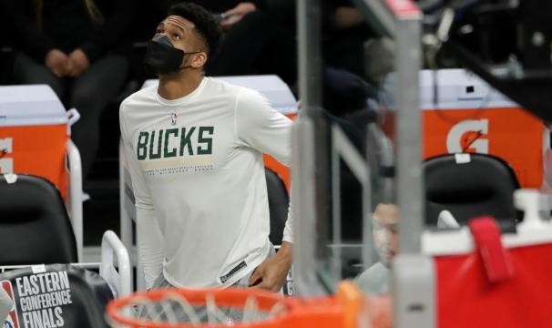 足球比赛-时隔47年重返总决赛！字母哥缺席无碍雄鹿突围