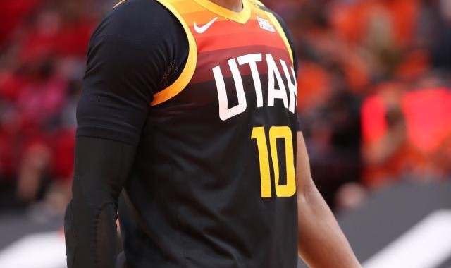 足球比赛-康利缺阵改变系列赛走势 爵士破换防难度增加