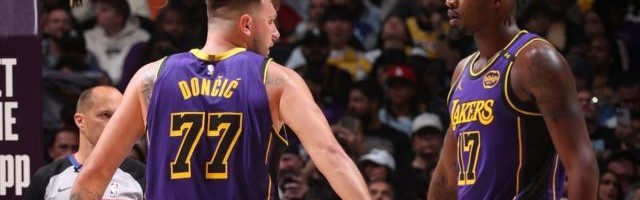 19战15胜联盟第一！两大铁闸改变湖人：防守升第一