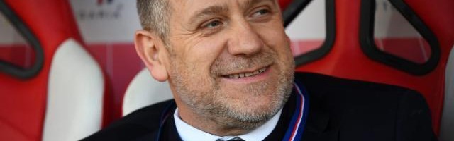 篮球比赛-卖人恁费劲？巴黎管理层暗流涌动，坎波斯快发飙了