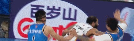 篮球比赛-手感糟糕！赵睿复出6中0得0分8助攻 末节伤退离场引关注|北京|里勒|篮板|北控|大战_新浪新闻